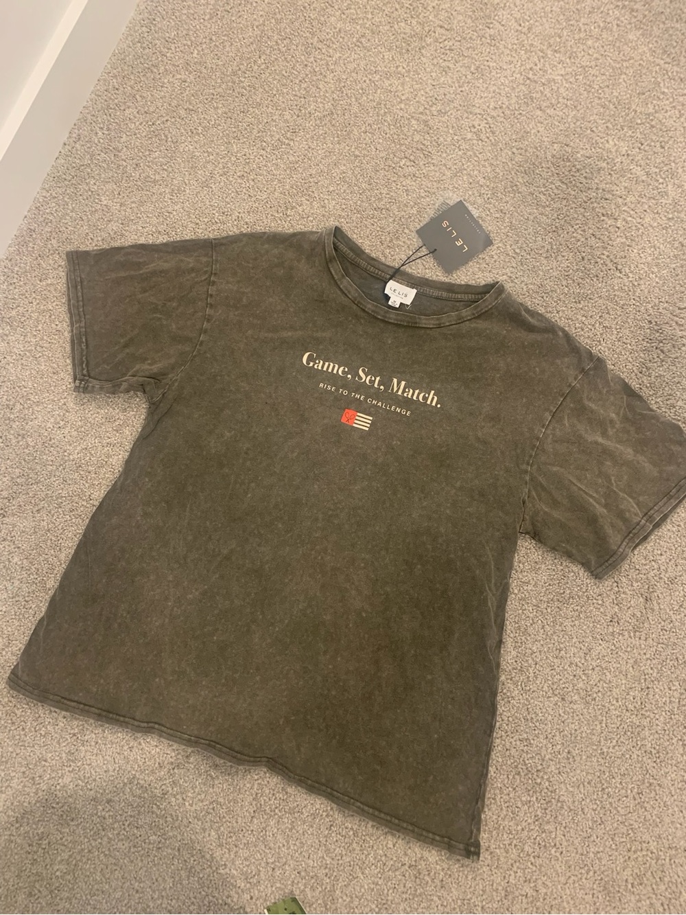 Le Lis Khaki Acid Wash Tennis Game Set Match Graphic Tee Size Medium NWT